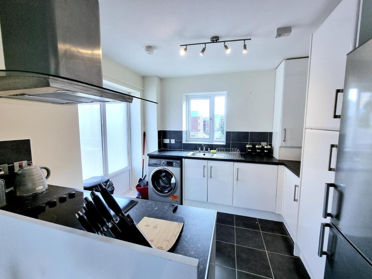 Luxury 2-Bedroom Service Apartment With Balcony Manchester Exterior photo